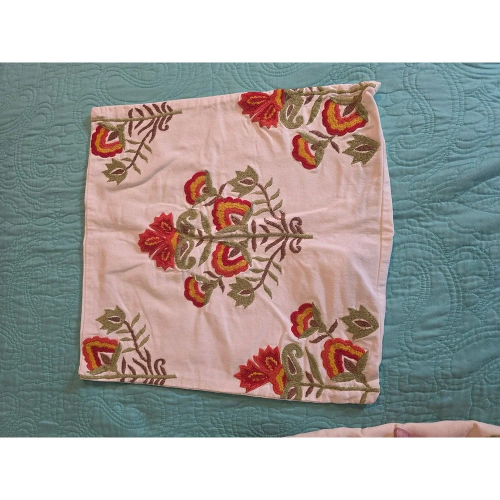 Pier 1 Imports Floral Embroidered Pillow Covers Set of 4 White Boho 18x18*READ*